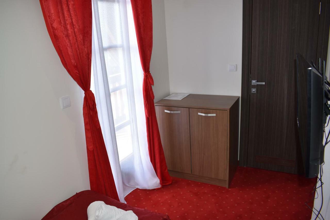 Hotel Zlatni Bor Sokolac  Εξωτερικό φωτογραφία