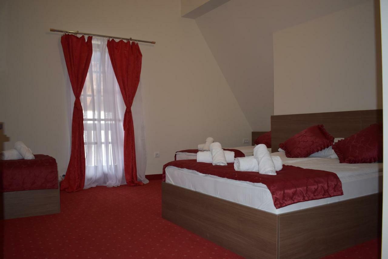 Hotel Zlatni Bor Sokolac  Εξωτερικό φωτογραφία