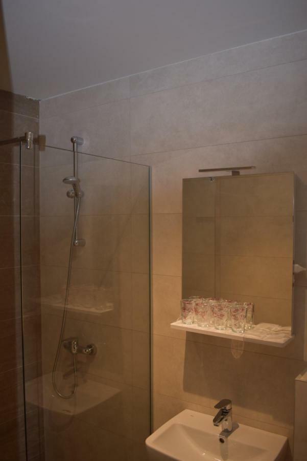 Hotel Zlatni Bor Sokolac  Εξωτερικό φωτογραφία