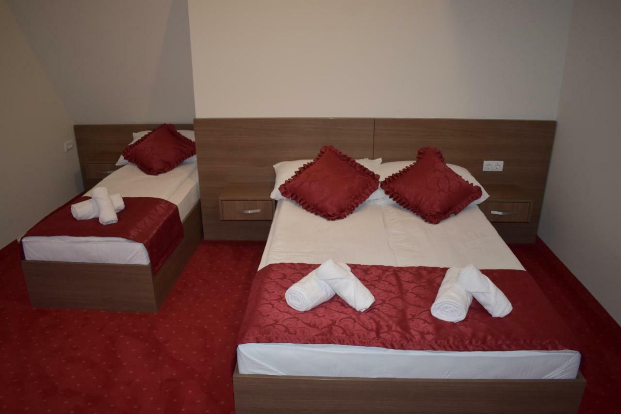 Hotel Zlatni Bor Sokolac  Εξωτερικό φωτογραφία