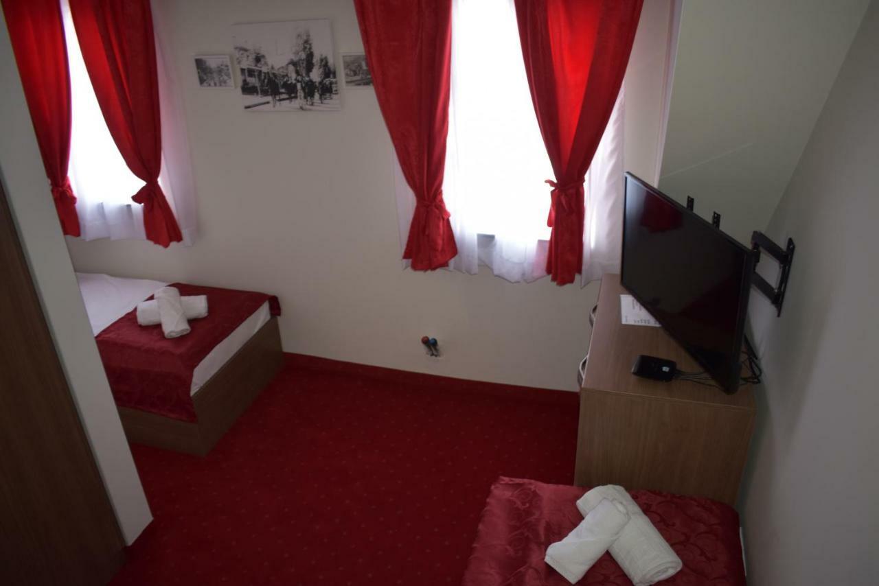 Hotel Zlatni Bor Sokolac  Εξωτερικό φωτογραφία