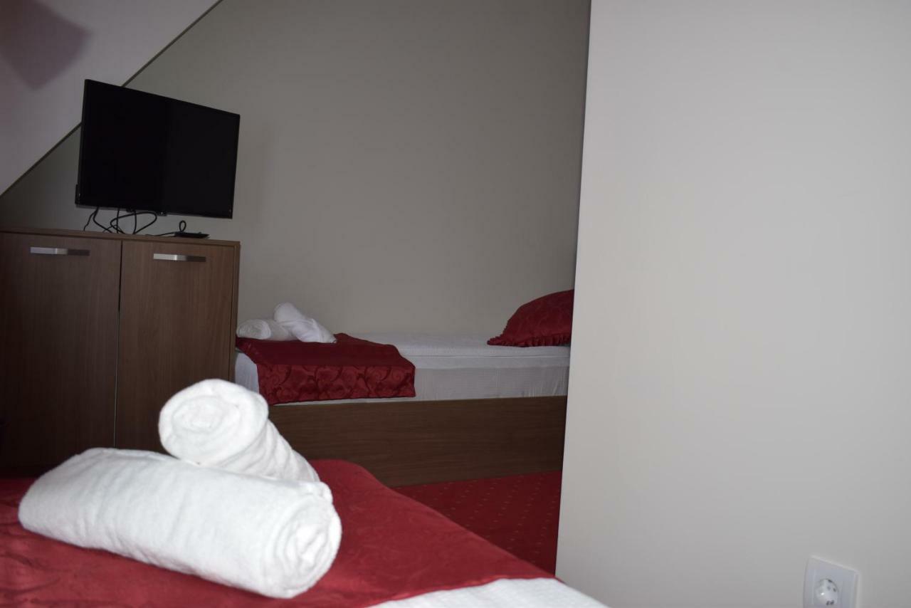 Hotel Zlatni Bor Sokolac  Εξωτερικό φωτογραφία