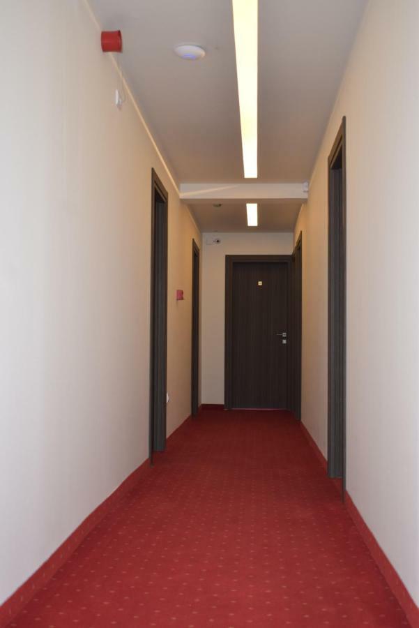 Hotel Zlatni Bor Sokolac  Εξωτερικό φωτογραφία