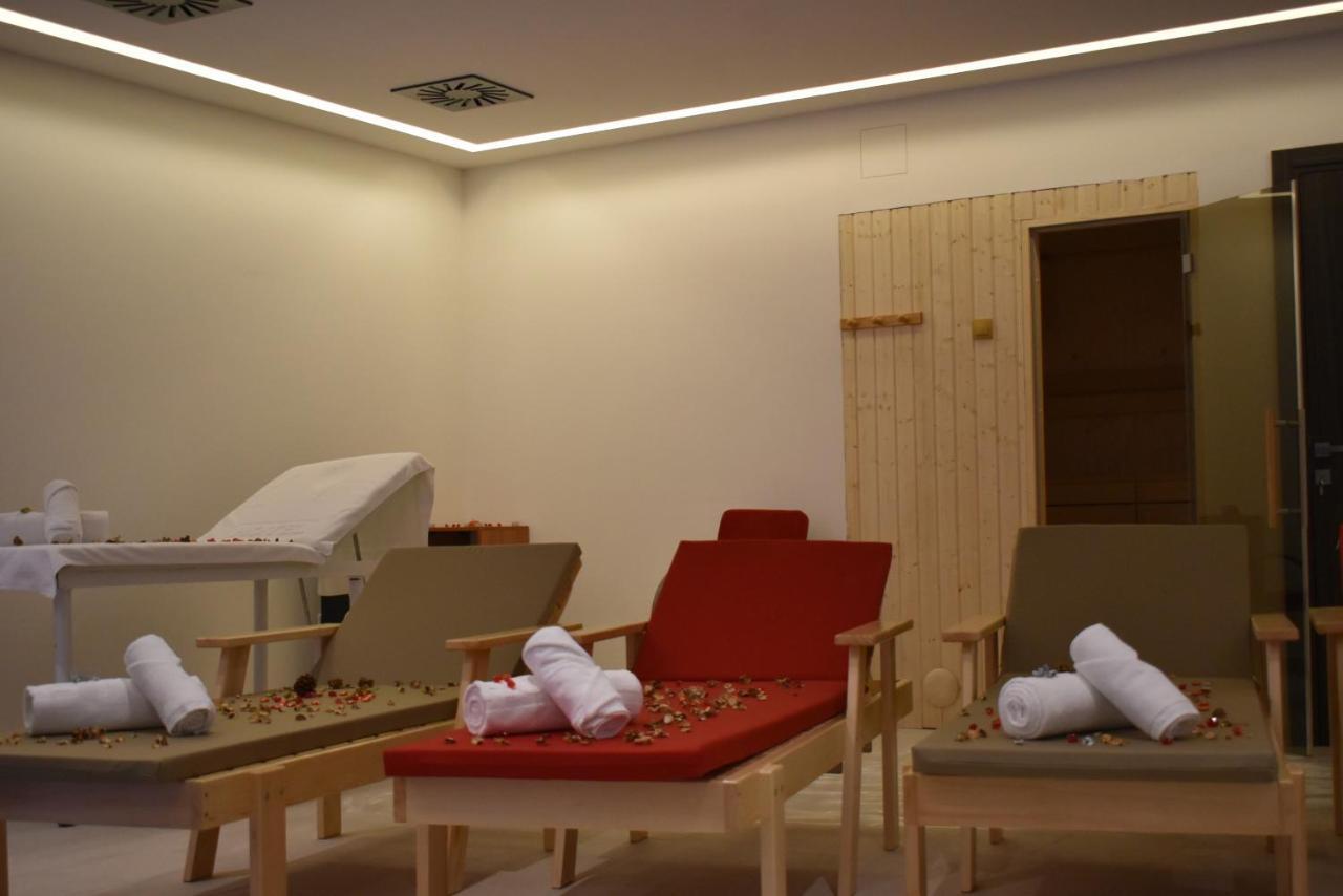 Hotel Zlatni Bor Sokolac  Εξωτερικό φωτογραφία